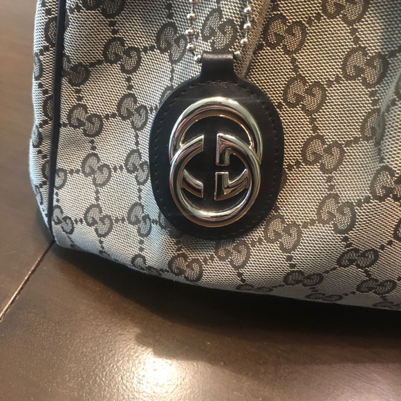 Gucci - Picture 2 of 6